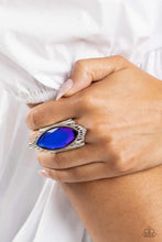 Load image into Gallery viewer, Stunning Showman - Purple ring D019