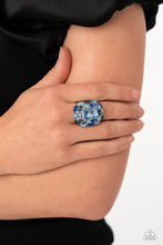 Load image into Gallery viewer, Perfectly Park Avenue - Blue ring May 2023 LOP G029