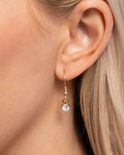 Load image into Gallery viewer, Understated Shimmer - Gold necklace C027