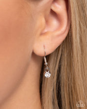 Load image into Gallery viewer, Turtle Tourist - Green necklace E031