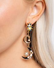 Load image into Gallery viewer, Stellar Serendipity - Gold earring D001