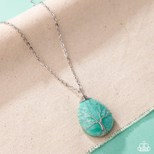 Load image into Gallery viewer, Stony Status - Green necklace D071