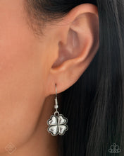 Load image into Gallery viewer, Stirring Season - Blue necklace April FF A070