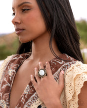 Load image into Gallery viewer, Delightfully Vintage - Brass ring B115