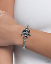 Load image into Gallery viewer, Admirable Angelfish - Blue bracelet E008