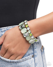 Load image into Gallery viewer, Mismatched Mood - Green bracelet BOX 12