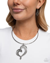 Load image into Gallery viewer, Concentric Courtship - Silver necklace E060
