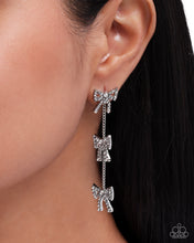 Load image into Gallery viewer, Coquette Course - Silver earring F032