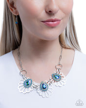 Load image into Gallery viewer, Teardrop Timeline - Green necklace C030