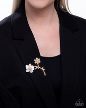Load image into Gallery viewer, Blooming Boutonniere - Gold Brooch B110