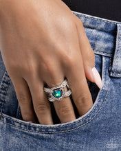Load image into Gallery viewer, Lovely Levels - Green ring C011