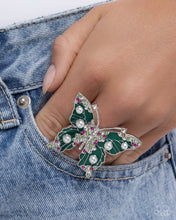 Load image into Gallery viewer, Fluttering Formal - Green ring A087