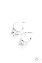 Load image into Gallery viewer, Butterfly Freestyle - Silver earring A095