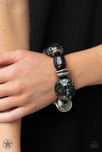 Load image into Gallery viewer, Glaze of Glory - Black bracelet B050