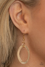 Load image into Gallery viewer, A Golden Spell - Gold blockbuster necklace 540