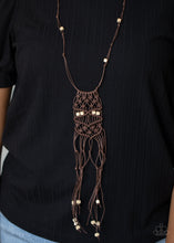 Load image into Gallery viewer, Macrame Majesty - Brown necklace 538
