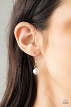 Load image into Gallery viewer, Royal Reminiscence - Gold necklace + Vintage Variation - Gold bracelet 2227