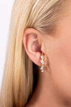 Load image into Gallery viewer, Sliding Shimmer - Gold post earring D014