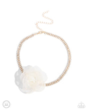 Load image into Gallery viewer, Rosy Range - Gold choker D004