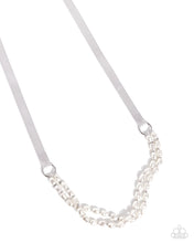 Load image into Gallery viewer, Honorable Haute - Silver necklace E014
