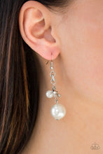 Load image into Gallery viewer, Timelessly Traditional - White earring F048
