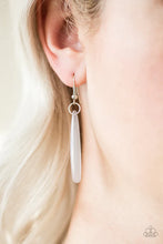 Load image into Gallery viewer, Roaring Riviera - White Necklace D076
