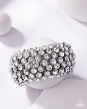 Load image into Gallery viewer, Playing With Fire ZI bracelet EMPIRE LOP EXCLUSIVE E070
