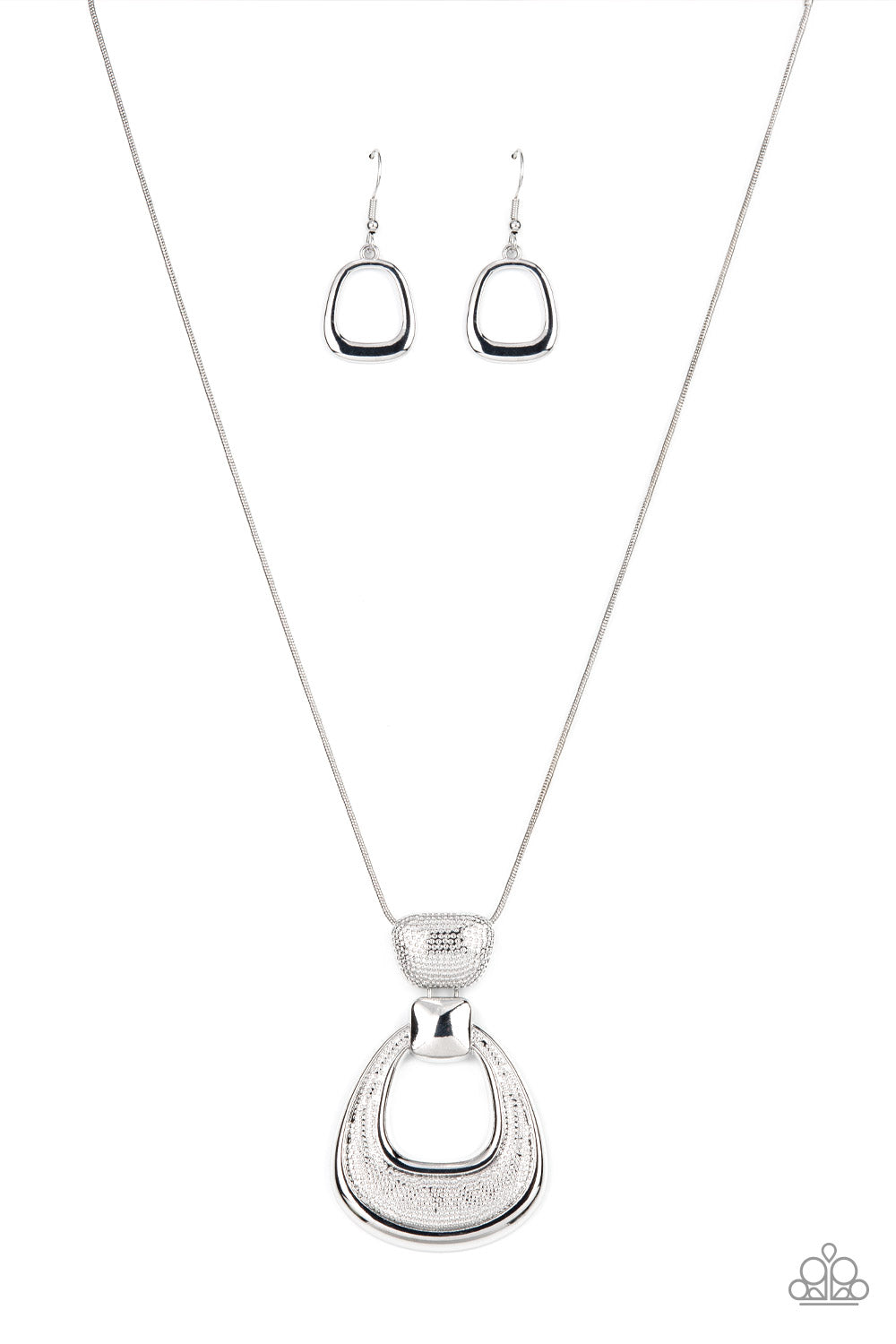Park Avenue Attitude - Silver necklace A037