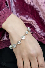 Load image into Gallery viewer, Fiercely 5th Avenue - Feb 2022 FF E005
