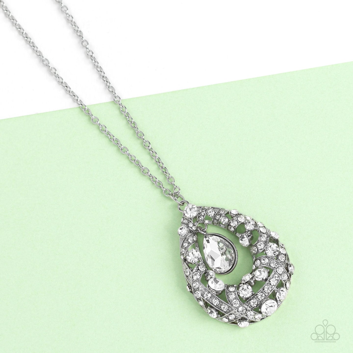 Glitz and Glow - White necklace C027