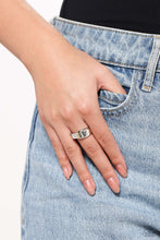 Load image into Gallery viewer, Monogram Memento - Silver - V ring 2062
