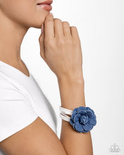 Load image into Gallery viewer, Garden Genre - White  bracelet G001
