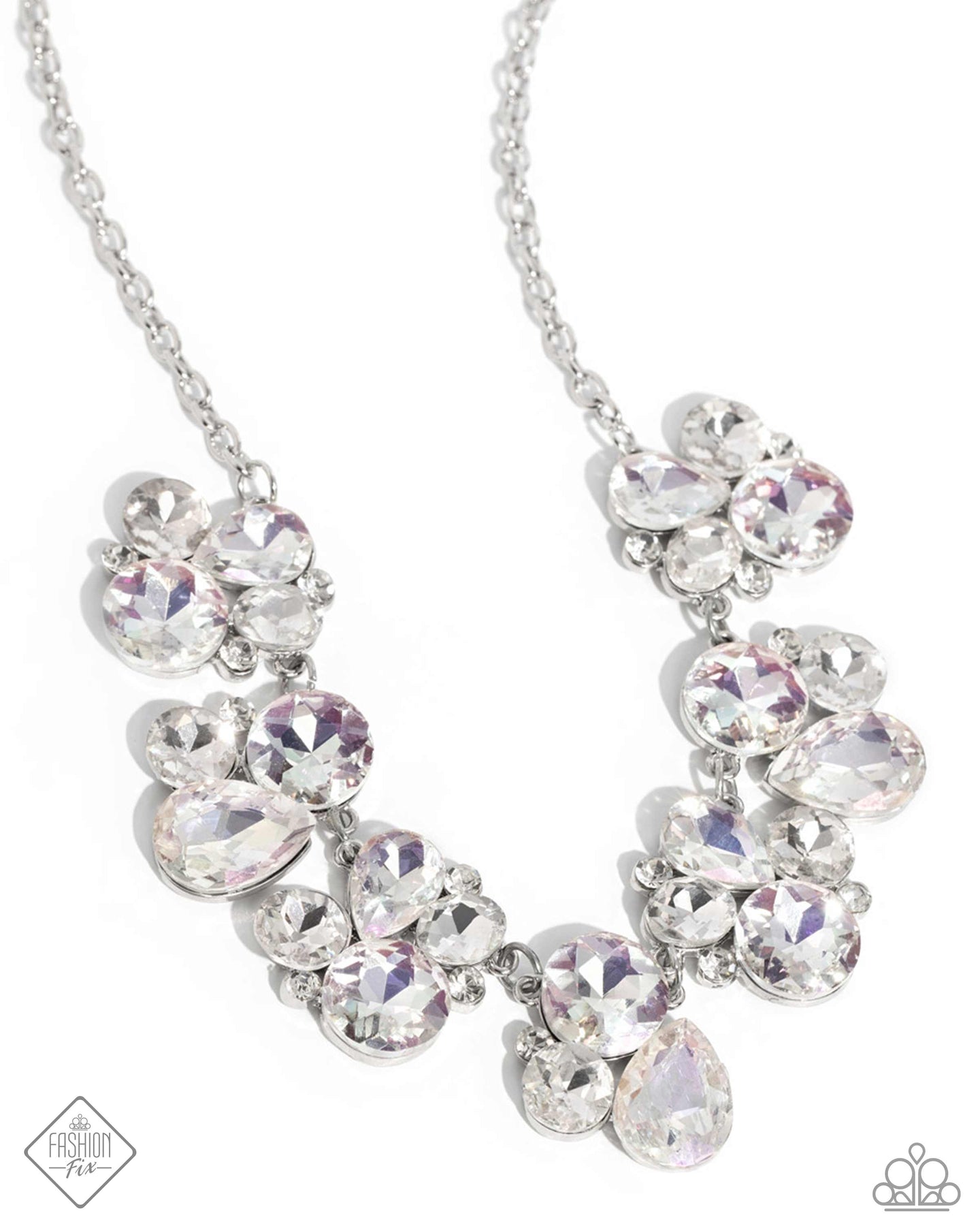 Fairytale Frost - White necklace APRIL 2024 FF E009