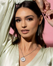 Load image into Gallery viewer, Soaring Stars - White necklace A014
