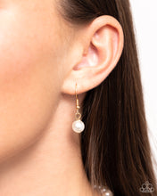 Load image into Gallery viewer, Beachcomber Beauty - Gold necklace C029
