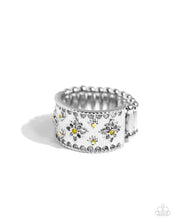 Load image into Gallery viewer, Whimsical Wallpaper - Yellow ring D045
