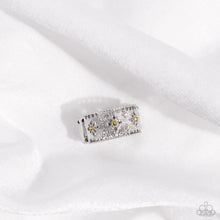 Load image into Gallery viewer, Whimsical Wallpaper - Yellow ring D045
