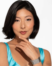 Load image into Gallery viewer, Disco Dame - White bracelet August 2024 LOP B101
