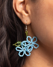 Load image into Gallery viewer, Beaded Blooms - Blue earring B071
