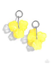 Load image into Gallery viewer, Glassy Garden - Yellow post earring LR
