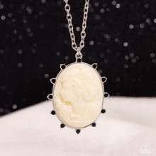 Load image into Gallery viewer, Romantic Artistry - Black  necklace C027

