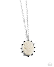 Load image into Gallery viewer, Romantic Artistry - Black  necklace C027
