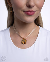 Load image into Gallery viewer, Seize the Spring - Gold necklace 2215
