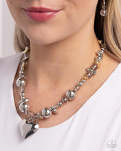 Load image into Gallery viewer, Glistening Gossip - Silver necklace 1932
