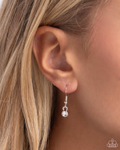 Load image into Gallery viewer, Reflective Rundown - Green necklace LR3
