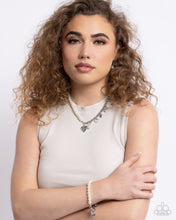Load image into Gallery viewer, Charming Candidate - White bracelet 949
