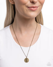 Load image into Gallery viewer, Seahorse Solo - Brass necklace B092
