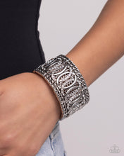 Load image into Gallery viewer, Forged Fashion - White bracelet D004
