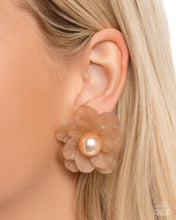 Load image into Gallery viewer, Blooming Backdrop - Brown post earring E056
