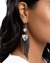 Load image into Gallery viewer, Maven Musings - Black earring E019
